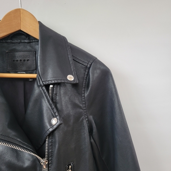 BlankNYC Black Moto Jacket Size XS Faux Leather Minimalist Chic Silver Zippers - Picture 5 of 16